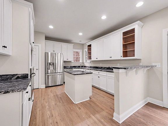 4th image of 4613 Cherrybark Ln