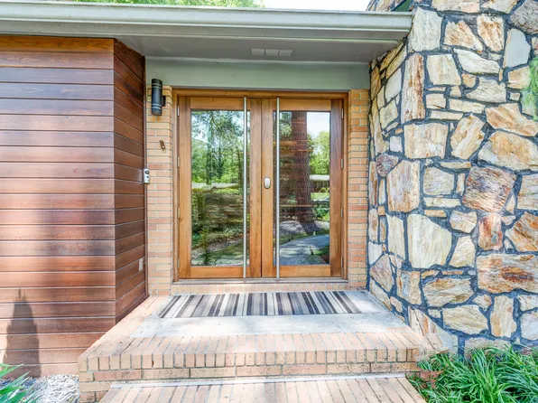 1686 Dunwoody Pl, Atlanta, GA 30324