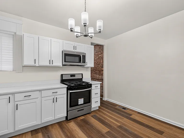 503 E 23rd St #1 — Photo 6