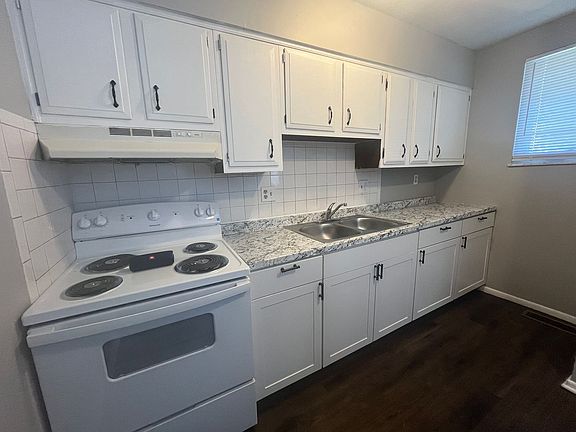 2nd image of 2212 36th St #I