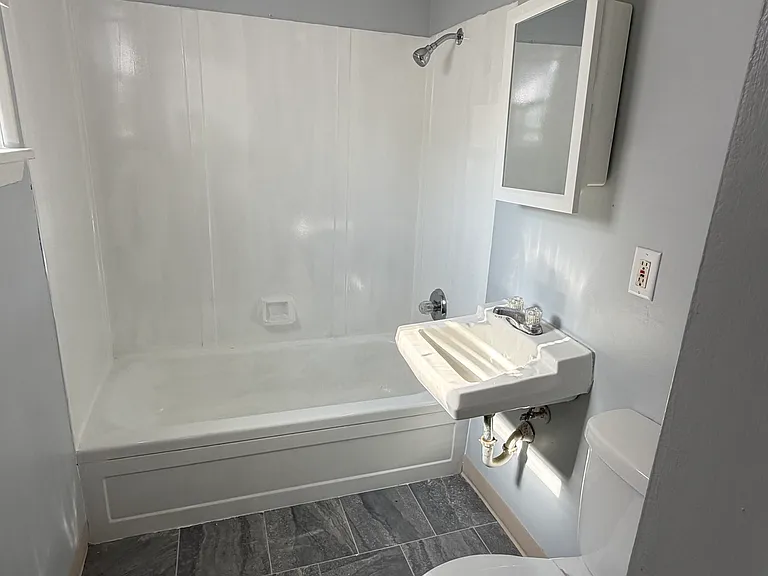 501 W Saunders Ave #4 — Photo 8