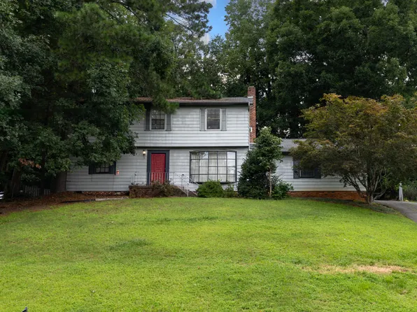 800 S Valley Wood Cir, Hixson, TN 37343