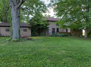 1800 Gilbreath Rd, Troy, IL 62294