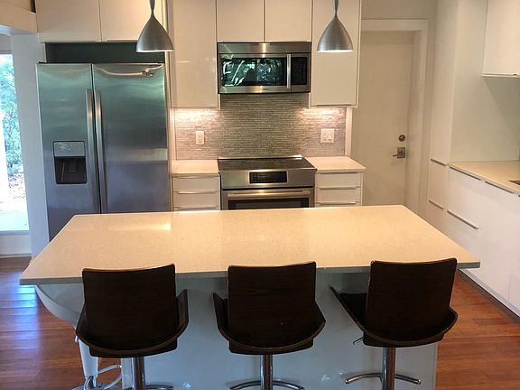 2nd image of 1808 Magnolia Ave