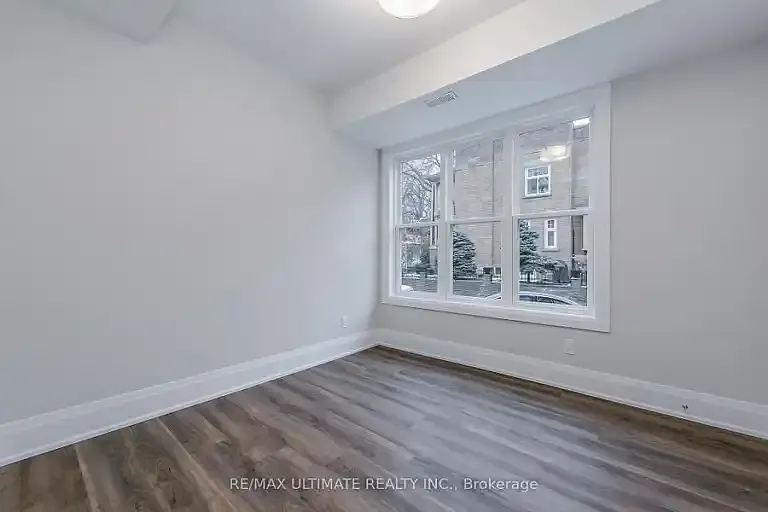 19 Fernwood Park Ave #1A — Photo 11