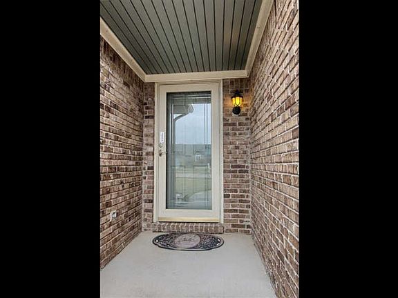 3rd image of 46284 Prince Dr