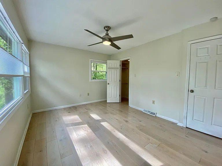 50 Ferncliff Dr — Photo 26