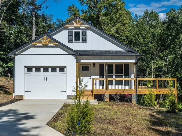 4150 Moat Dr, Winston Salem, NC 27101