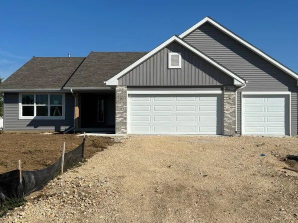 1103 Frosty Morning Dr, Davis Junction, IL 61020