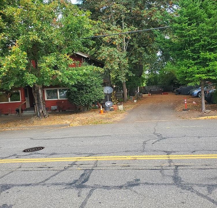 2nd image of 31345 NW Commercial St