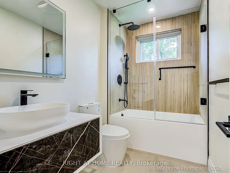 22 Gleneagle Cres — Photo 17