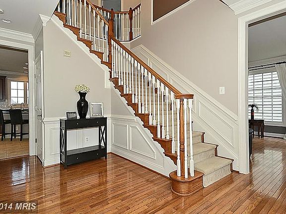 3rd image of 5461 Sherman Oaks Ct