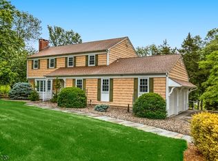 8 Ridge Rd, Gladstone, NJ 07934