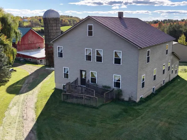 14213 180th Ave, Leroy, MI 49655