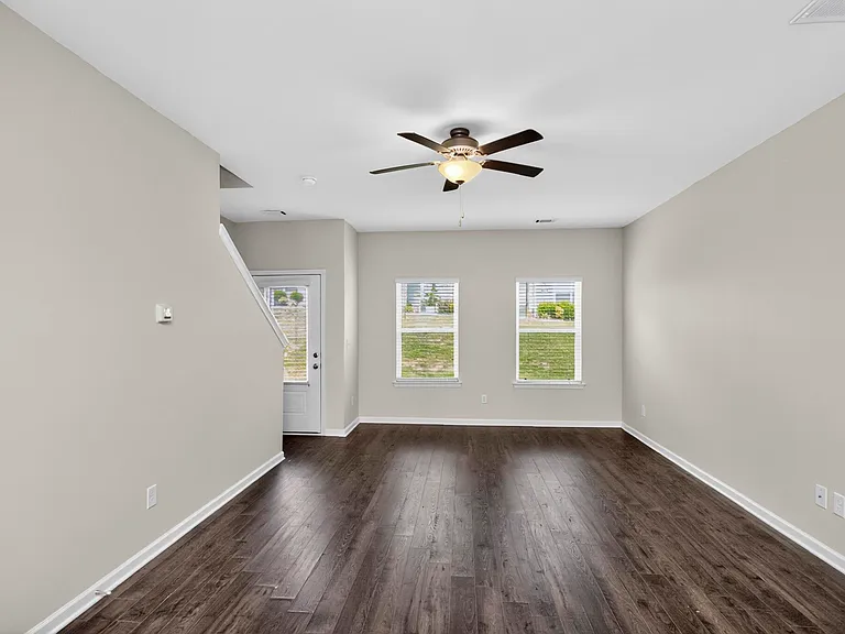 1023 Glen Marcus Dr — Photo 4