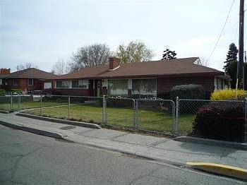 2nd image of 1104 W 5th St