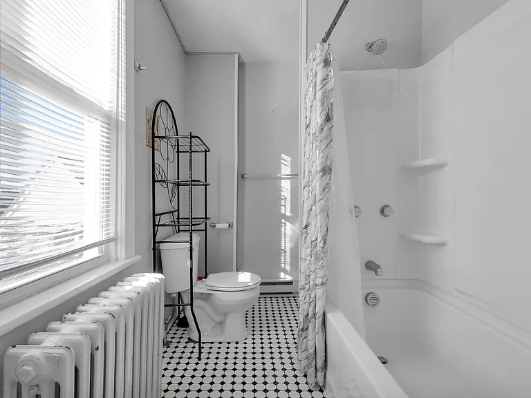 1409 W Linden St — Photo 14