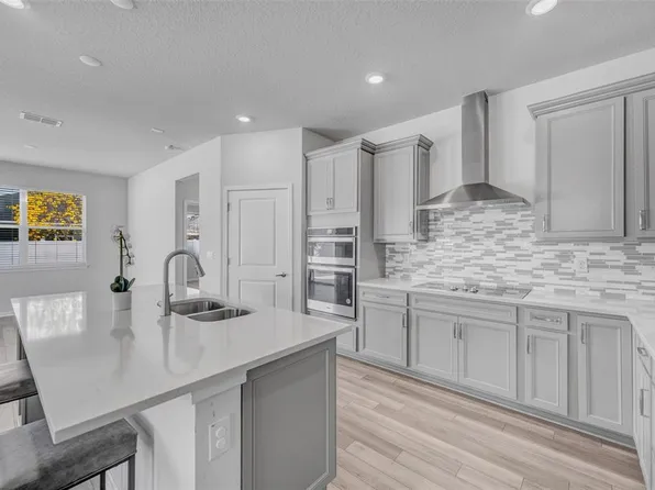762 Parsons Mooring Ct, Seffner, FL 33584