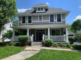 298 Hawkinson Ct, Glen Ellyn, IL 60137