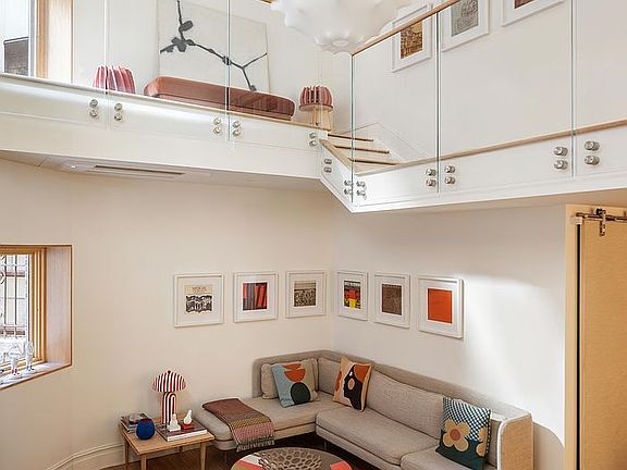 3rd image of 35 E 68th St APT 1A
