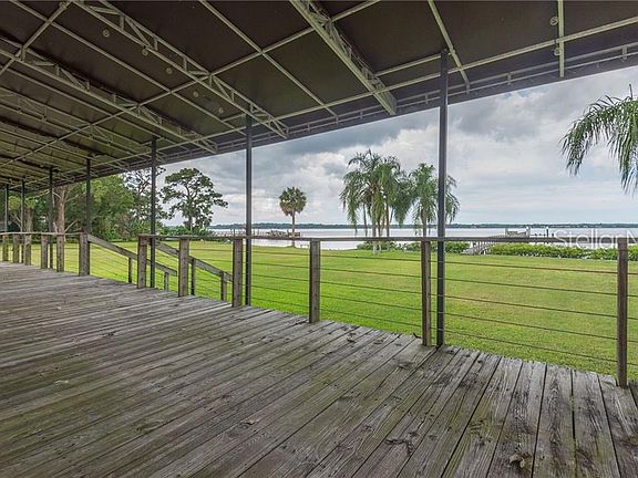 4th image of 426 Shore Dr E