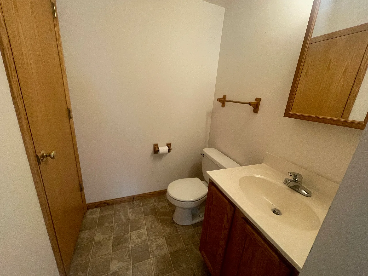 2 bed, 1.5 bath, 1100 sqft, $1,700 — Photo 4
