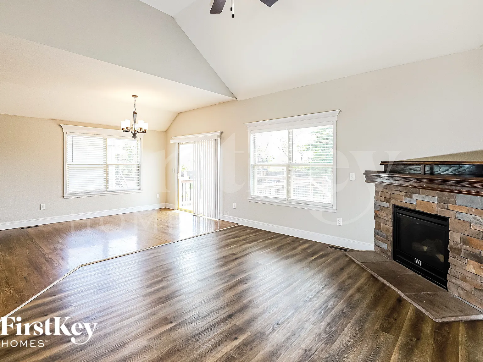 4 bed, 3.0 bath, 2039 sqft, $2,665 — Photo 2
