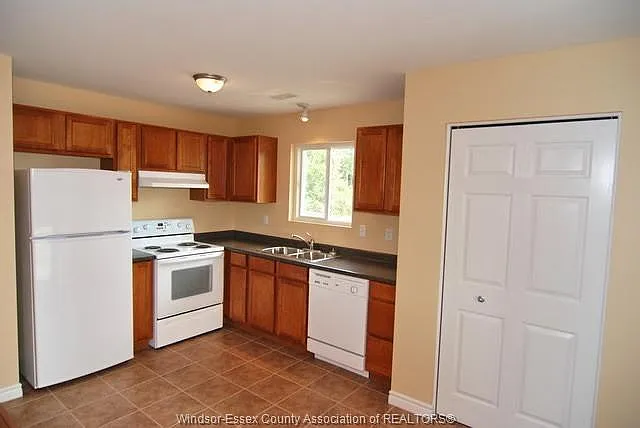 1810 Northway Ave — Photo 4