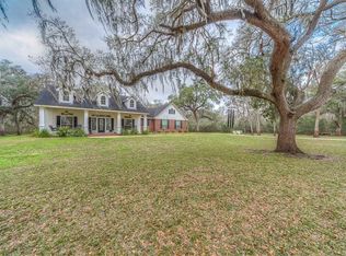 113 Hidden Horse Trl, Angleton, TX 77515