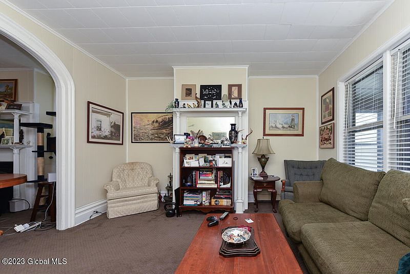 4th image of 1308 1st Avenue