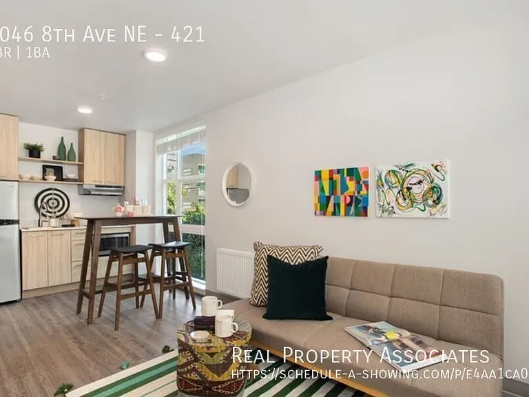 4046 8th Ave NE #421 — Photo 2
