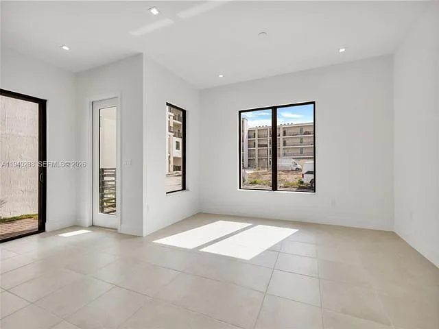 8037 NW 42nd St — Photo 19