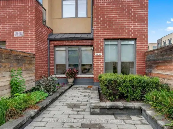 9 Clintwood Gate NE #R-20, Toronto, ON M3A 0A8