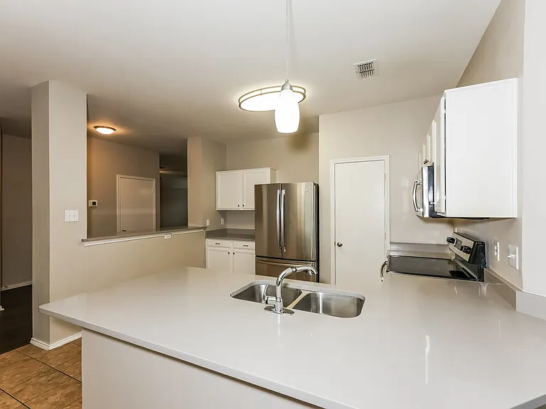 1016 Winding Creek Dr — Photo 7