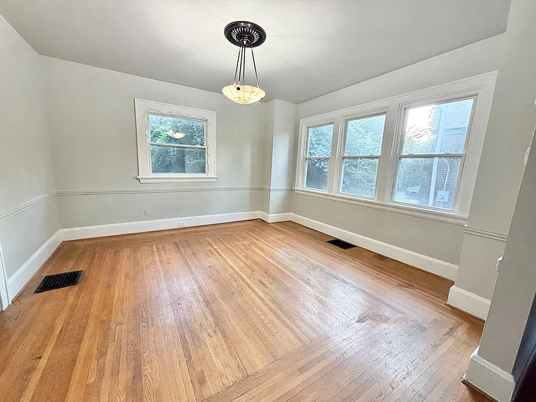 1750 Avonlea Ave — Photo 5