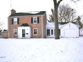 365 Rolfe Rd, Dekalb, IL 60115