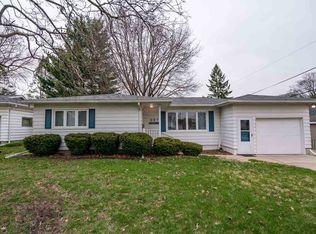 927 Loretta Ave, Waterloo, IA 50702