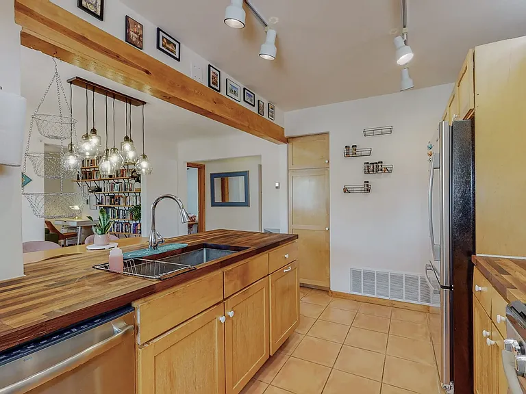 508 Richmond Dr SE — Photo 8