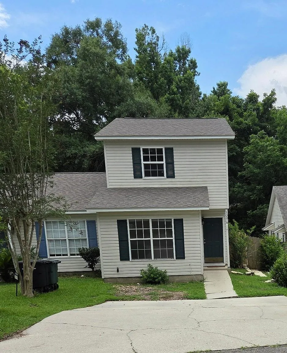 3 bed, 1268 sqft, $1,700 — Photo 1