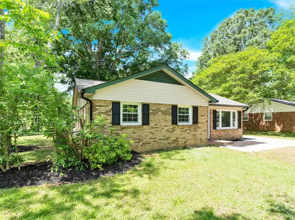 8303 Hembywood Dr, Indian Trail, NC 28079