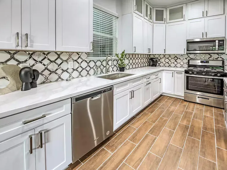 5215 Farmer St — Photo 11