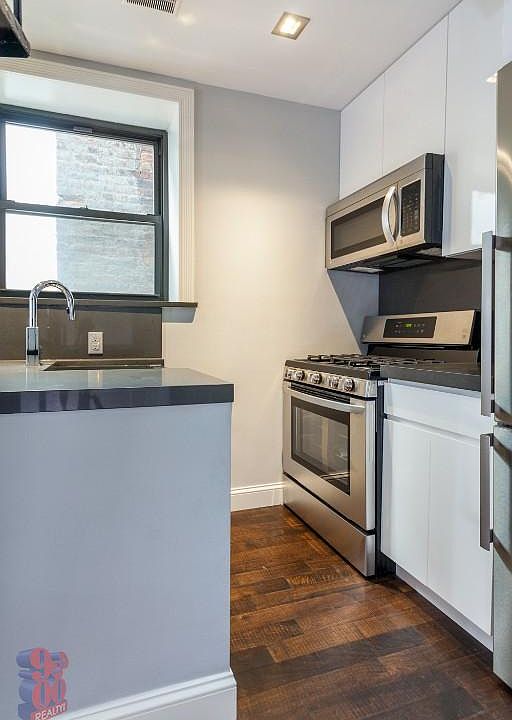 2nd image of 113 E 119th St #3D