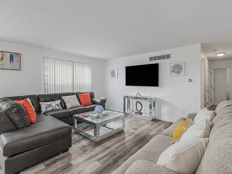 6824 Beagle Dr — Photo 29