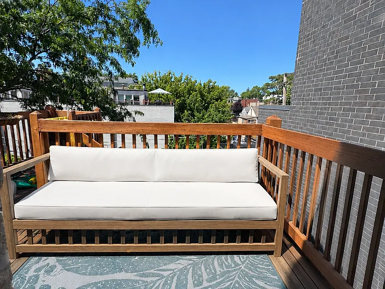 915 W Willow St #4 — Photo 4