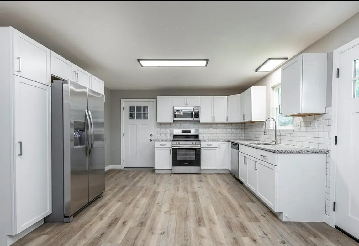 4 bed, 2030 sqft, $2,500 — Photo 4