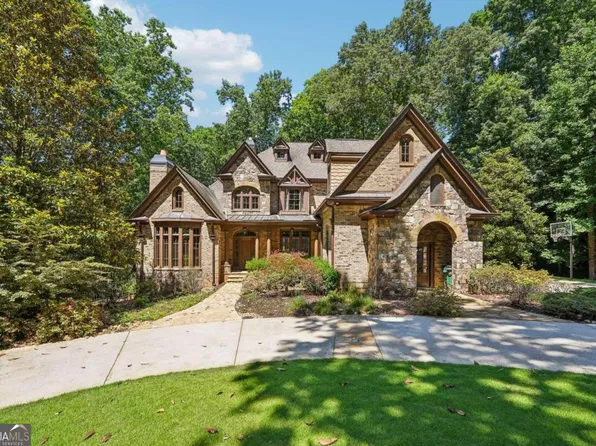 4980 High Point Rd, Sandy Springs, GA 30342