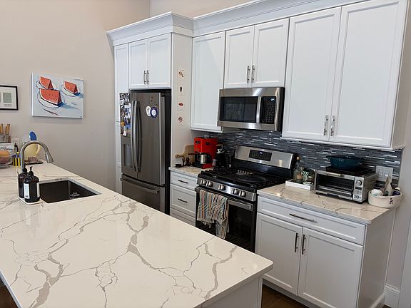 3rd image of 2009 Delancey Pl #1W
