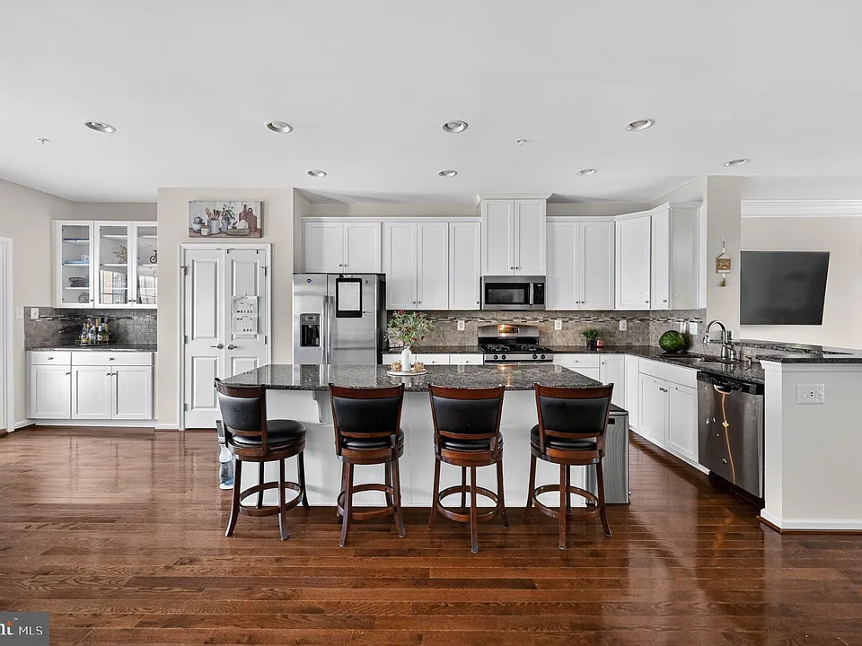 6357 Walcott Ln
