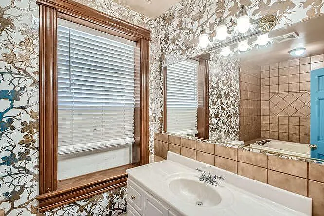 3247 W 19th Ave — Photo 24