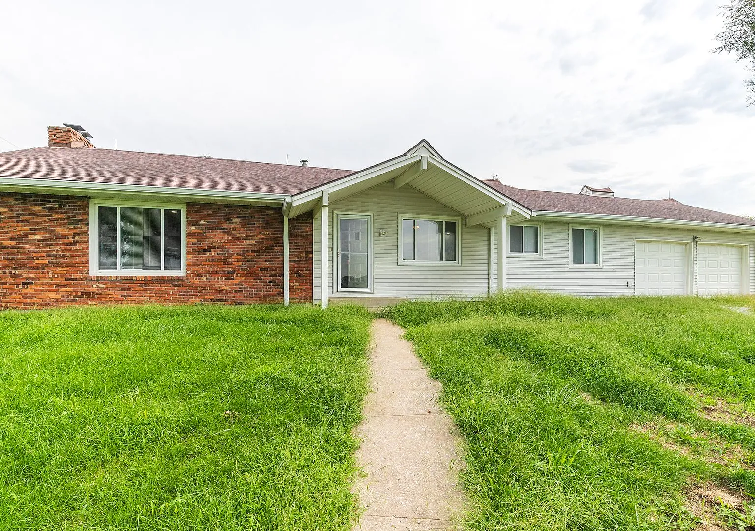 Country 3 Bed 2 both home in Excelsior — Photo 1